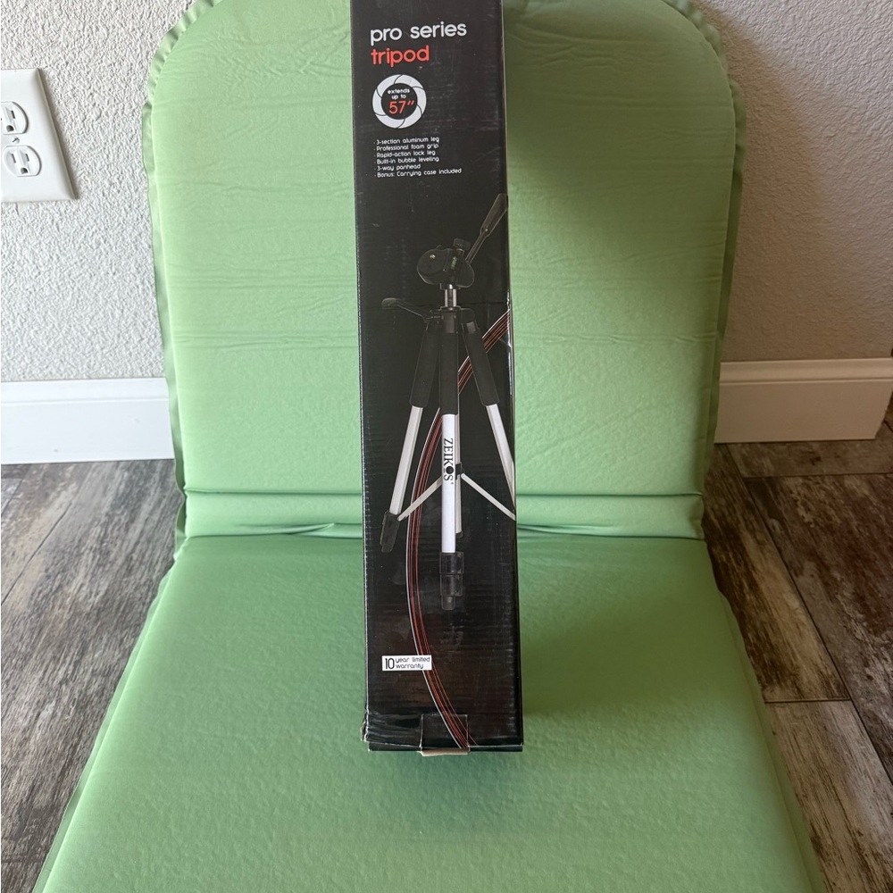 Pro Series Tripod with Black and White Legs